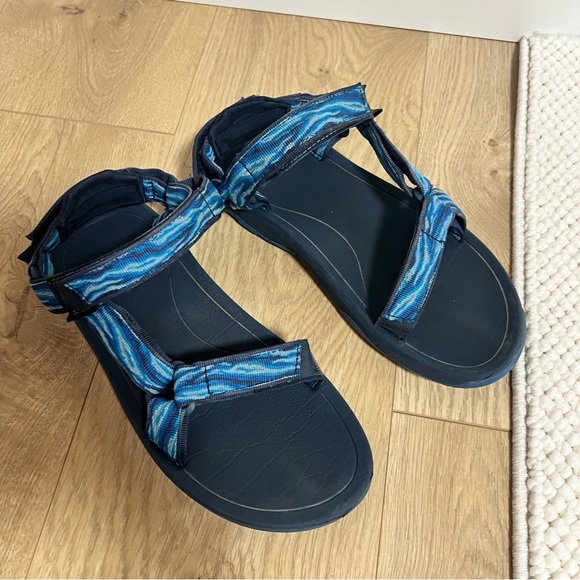 Teva Original Universal Sandals Blue Wave Pattern Women’s Size 8 Men’s Size 6 - Picture 2 of 8